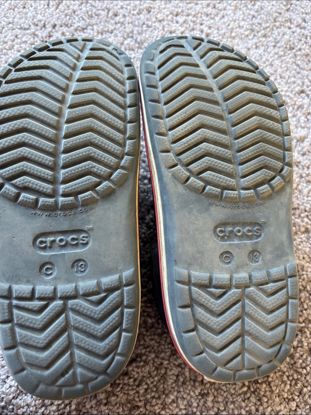 CROCS Kids navy Clogs with Red Accent - Picture 2 of 3